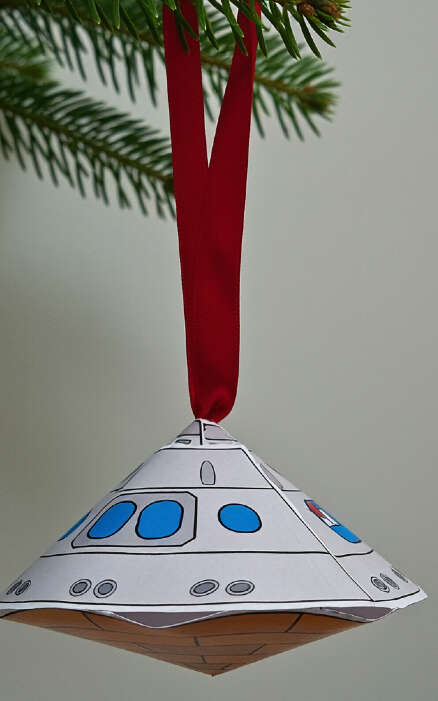 Orionis, planétarium du Douaisis - Atelier Capsule spatiale à accrocher au sapin