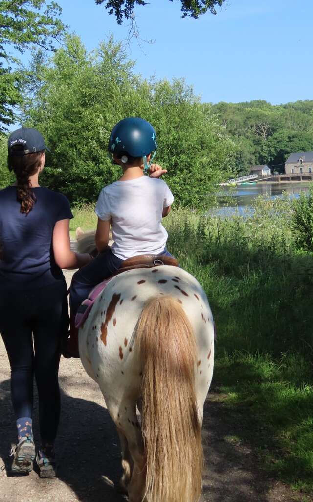 Balades à poney au Moulin Neuf