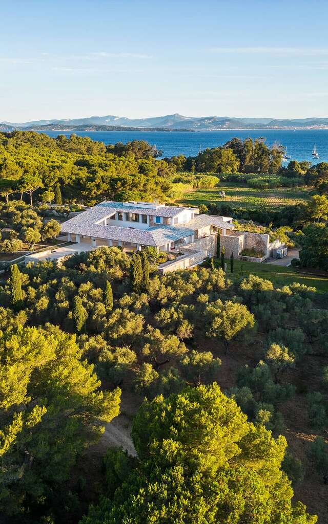 Villa Carmignac Fondation d'art contemporain