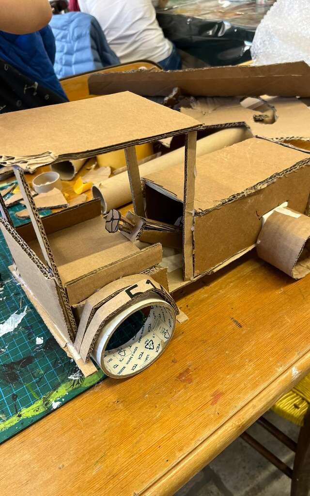 Atelier créatif "Sculptures en carton recyclé"  La fabrique po.éthique avec Zoé Gruhn