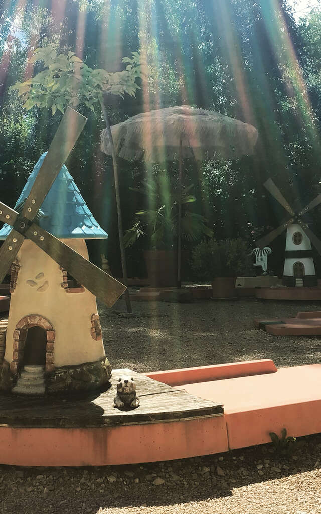 Le Mini Golf du Théos