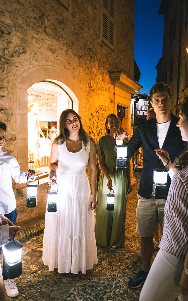 Guided tour by lantern light in French