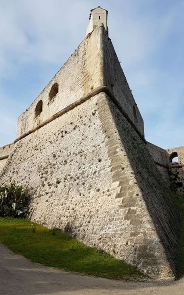 Drôles de mimes au Fort Carré - Antibes Juan-Les-Pins