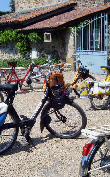 Partez en balade à mobylette et dormez rétro