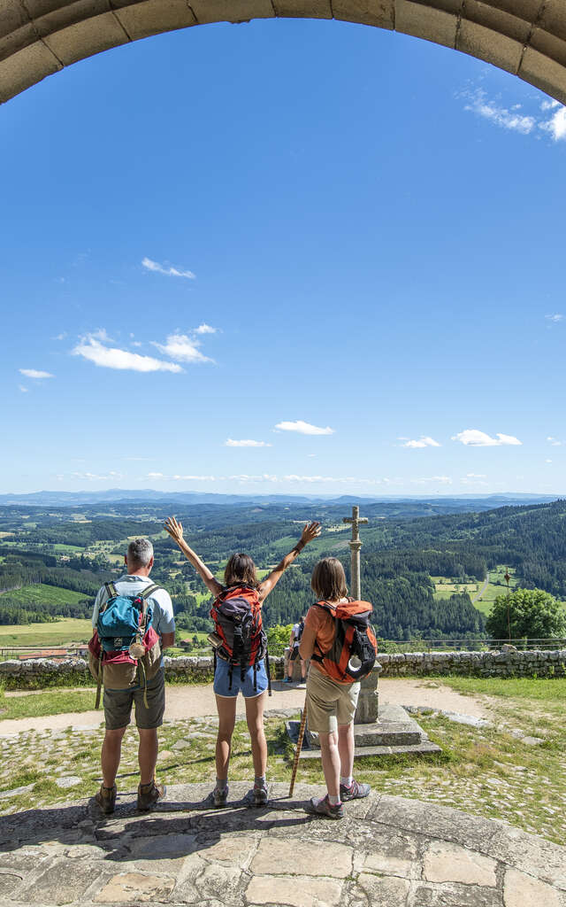 GR®765 et Chemin de St-Jacques-de-Compostelle Cluny/Le-Puy-en-Velay Etape Marols - Merle-Leignec - Branche Est