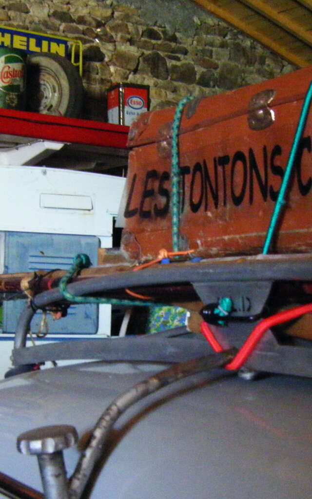 Explorez le vintage : sur la route du temps à mobylette