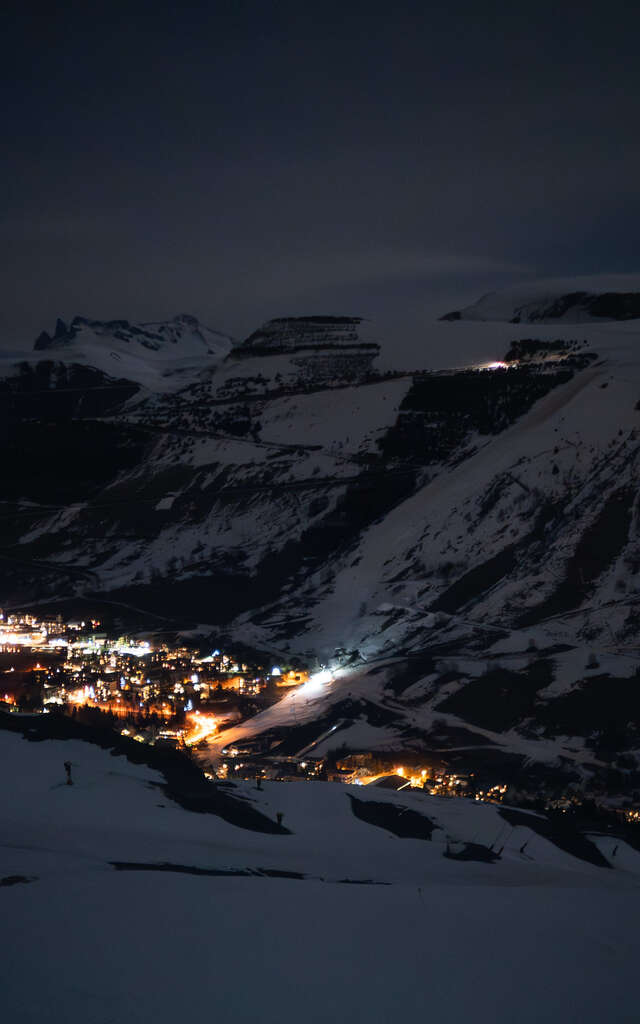 Night skiing in Vallée Blanche