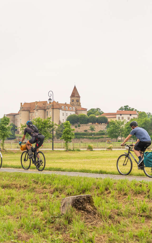 A la découverte de la Route des Vins Forez-Roannais en Loire Volcanique - En 3 ou 4 jours - De la gare de Roanne à la gare de Montbrison