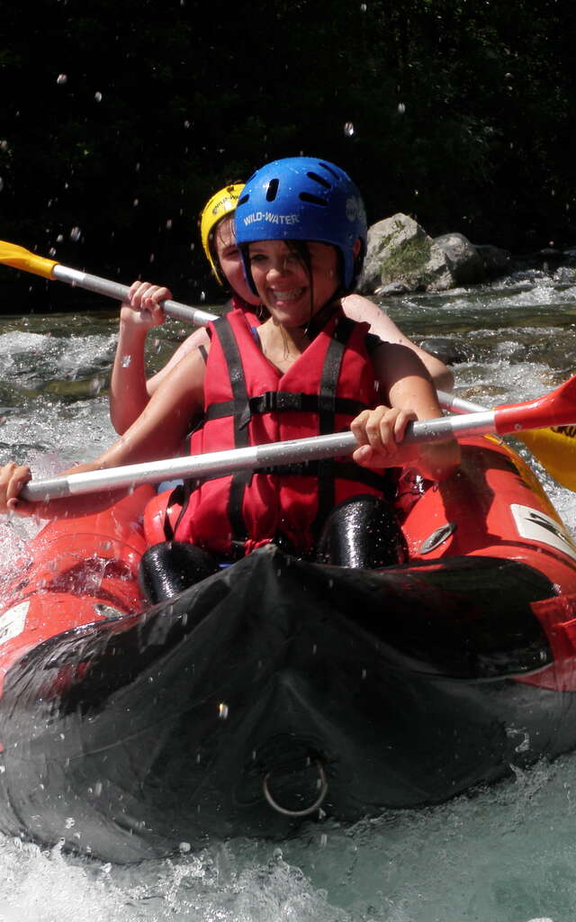 Famiglia in canoa sul fiume Roya