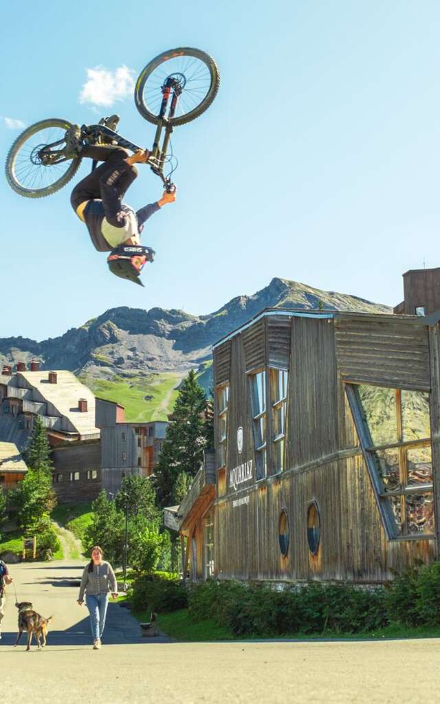 Avoriaz Street Lines