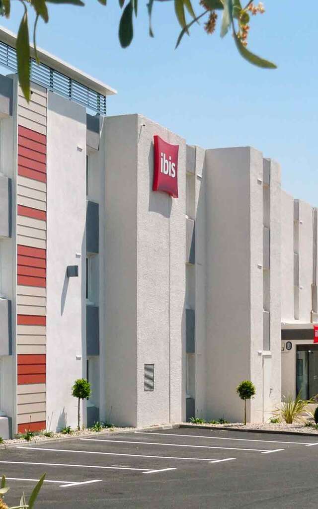 Ibis London South