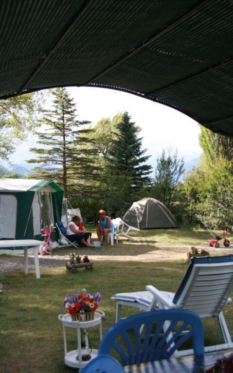 Camping du Lac - Les Iscles***