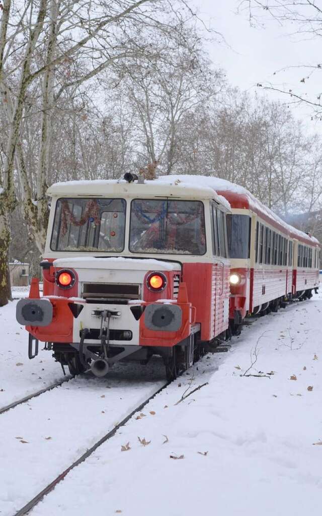 Arrivée en gare du Train du père Noël de Breil à Tende