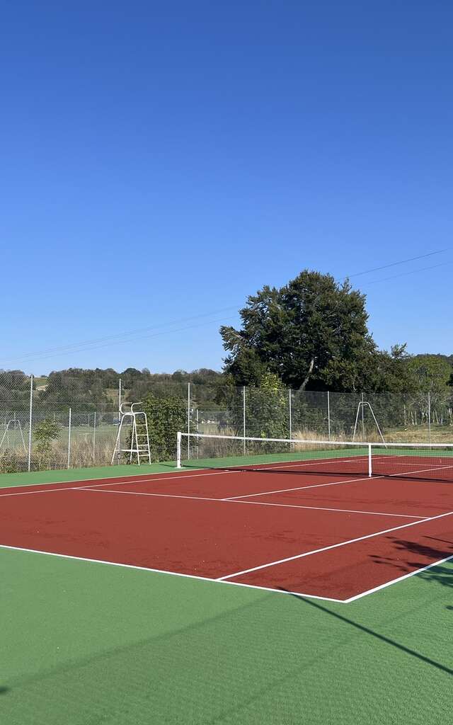 Court de tennis aux Plans d'Hotonnes