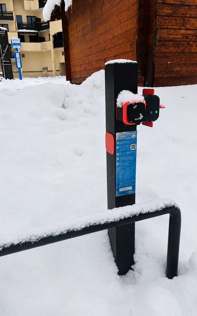 Stationnements équipés de bornes électriques de rechargement