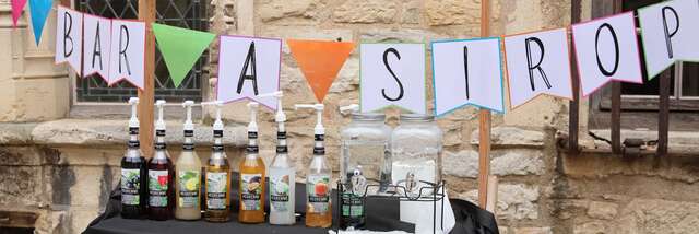 Stand de sirops et jeux de société : Détente et rires en famille !