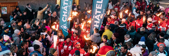 Welcome drink and torchlight arrival