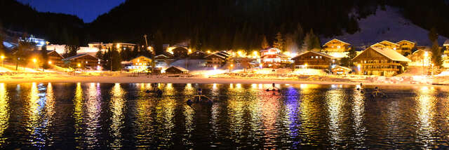 Een avondwandeling bij het meer