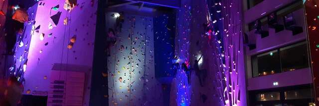 Soirée escalade : grimper à la frontale