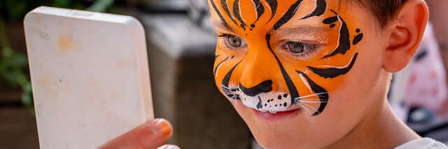 Stand de maquillage avec Cindy