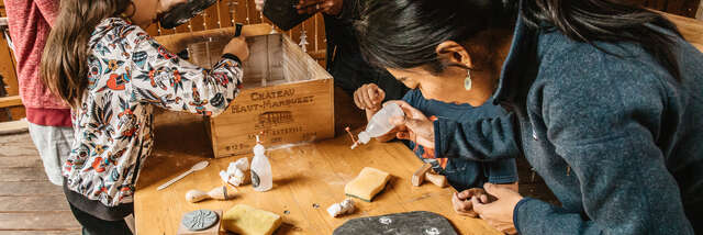 Atelier horloge sur ardoise
