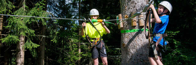 Parc de loisirs en forêt
