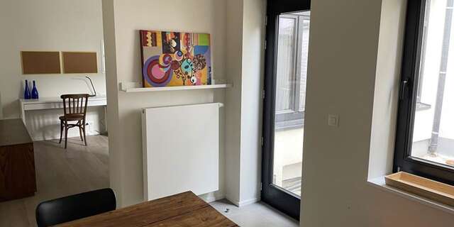 Close to EU district, studio meublé