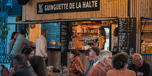 LE 11-22 : LA GUINGUETTE DE LA HALTE FLUVIALE DE LAVAL