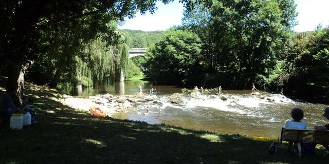 Baignade à Saint-Sulpice dans la rivière Célé