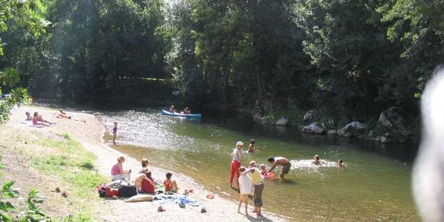 Baignade à Sauliac-sur-Célé dans la rivière Célé