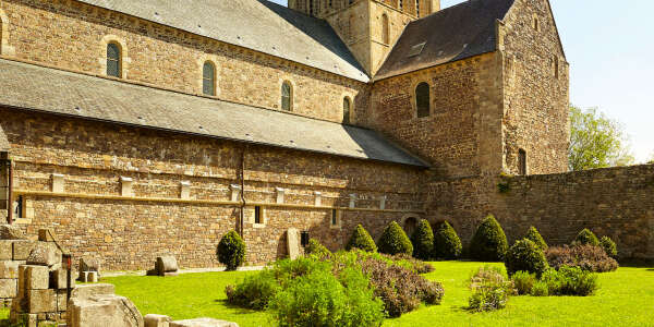 L'Abbaye de la Lucerne-d'Outremer