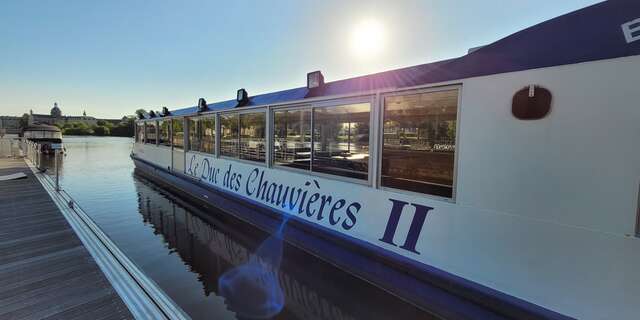 BATEAU CROISIÈRE - LE DUC DES CHAUVIÈRES