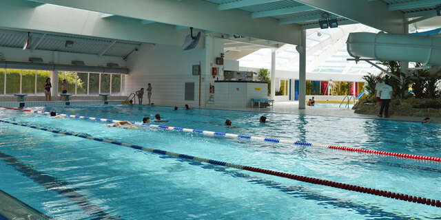 Leçon de natation au Centre aquatique Le Nautile