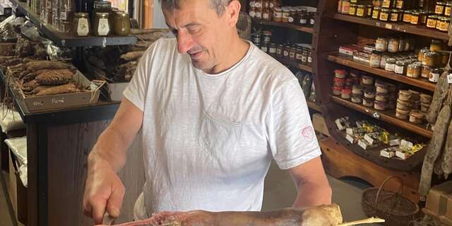 LA CAVE SARTENAISE-A CANTINA