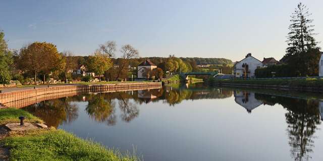 Halte nautique de Saint-Julien-sur-Dheune