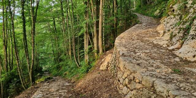 The ridges of the Épine Mountain