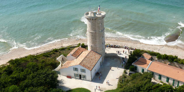 Phare des Baleines - Le Musée et la Vieille Tour