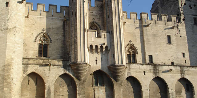 Découvrez Avignon en 3 balades