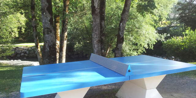 Ping-pong : tables au Village