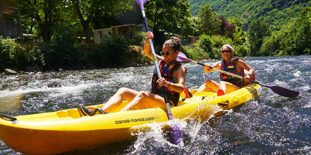 Canoeing down the Ariège river