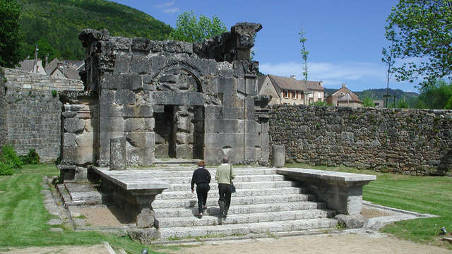 MAUSOLEE ROMAIN DE LANUEJOLS