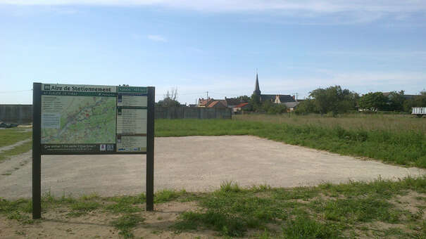 Aire de stationnement de Saint-Claude-de-Diray