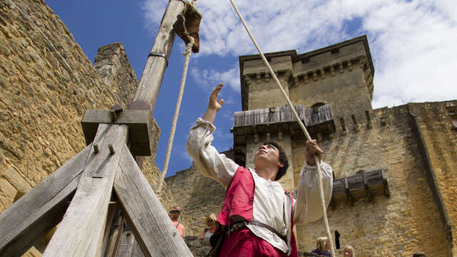 Visite "À l'assaut du château" suivie d'un tir au trébuchet