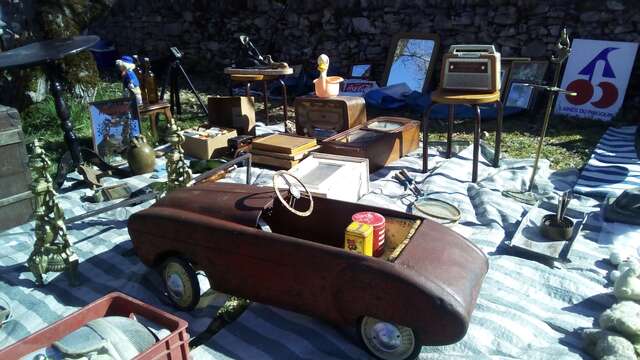 Brocante Vide-greniers dans le cadre de la  Foire de Printemps