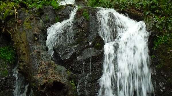 Les Cascades Perdues