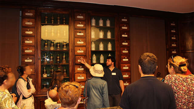 VISITE GUIDÉE DE LA PHARMACIE DE L'ANCIEN HÔPITAL