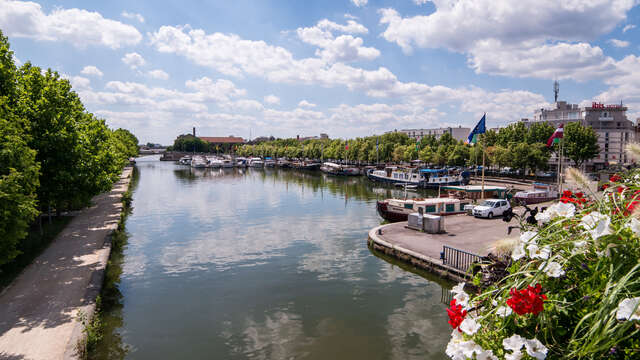 Aire de stationnement de camping-cars de Nancy Port de Plaisance