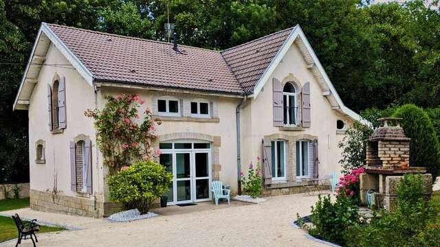 Meublé Thouvenot - "Côté Jardin"