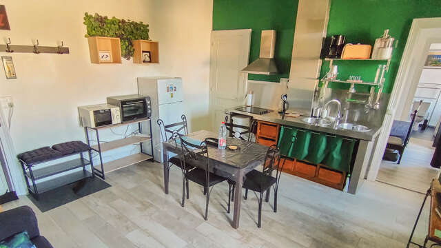 Meublé Jeunechamp Arthur