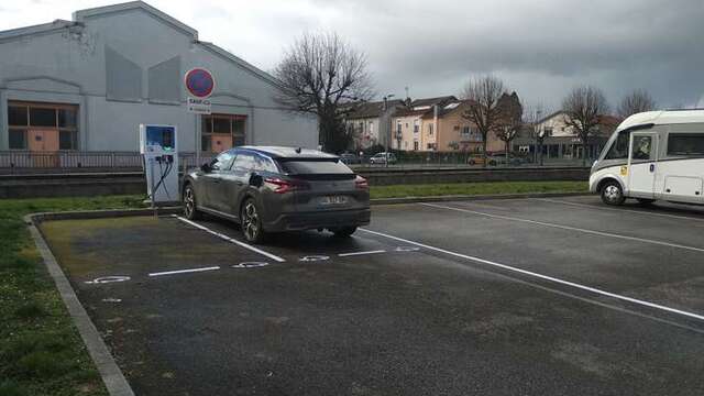Aire de stationnement de camping-car